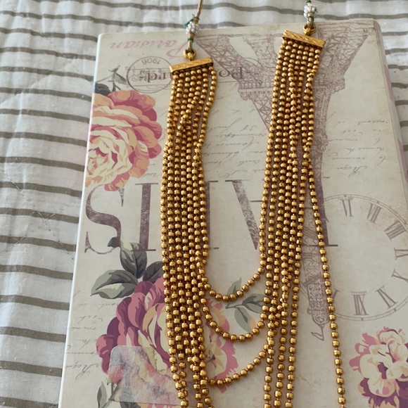 Gold necklace & earrings set - Picture 9 of 12